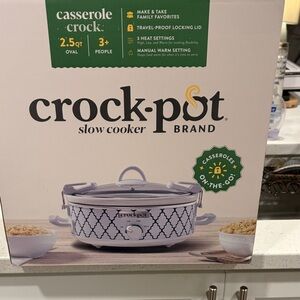 Slow Cooker - White and Black